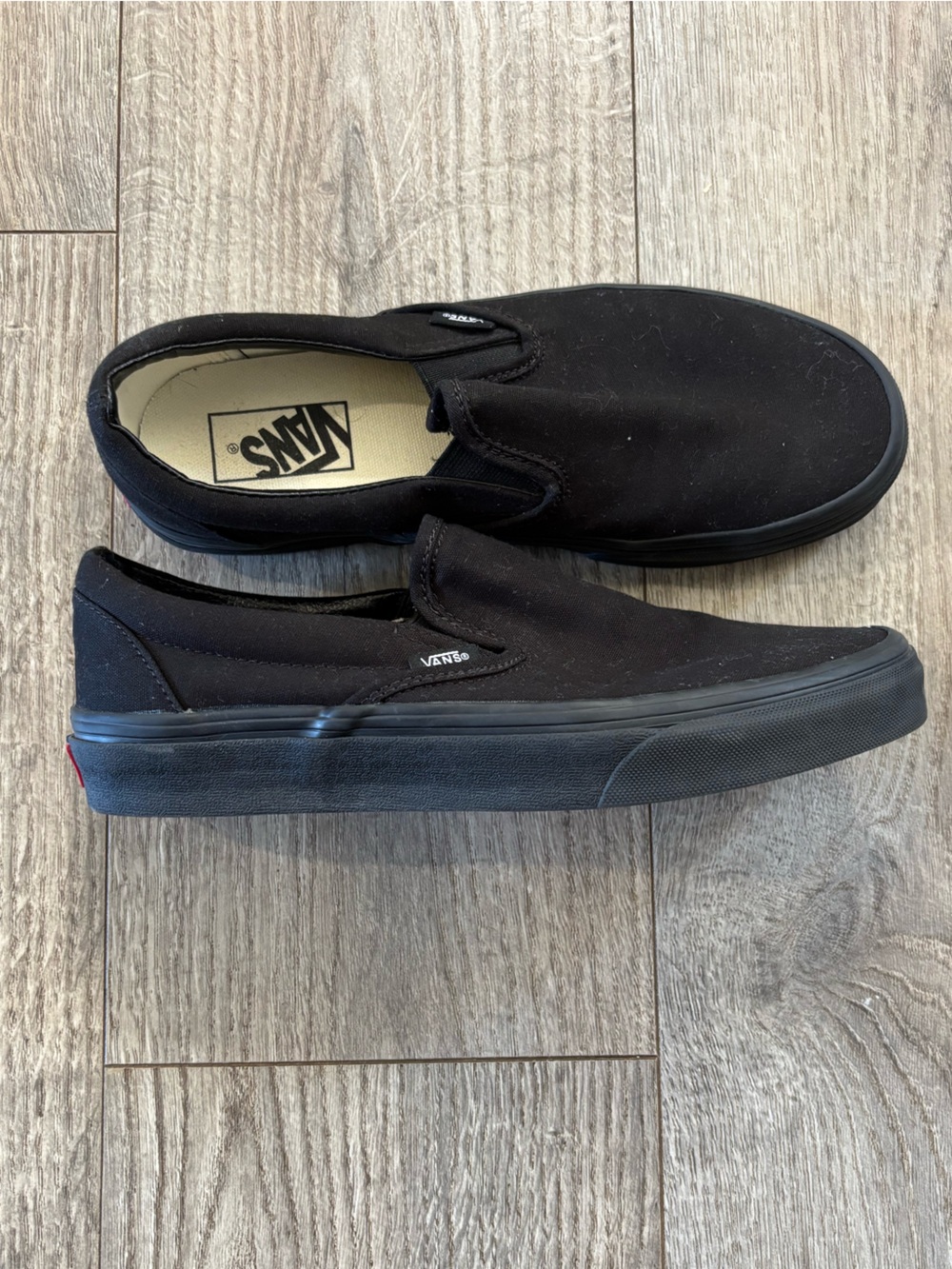 VANS men’s black slip on